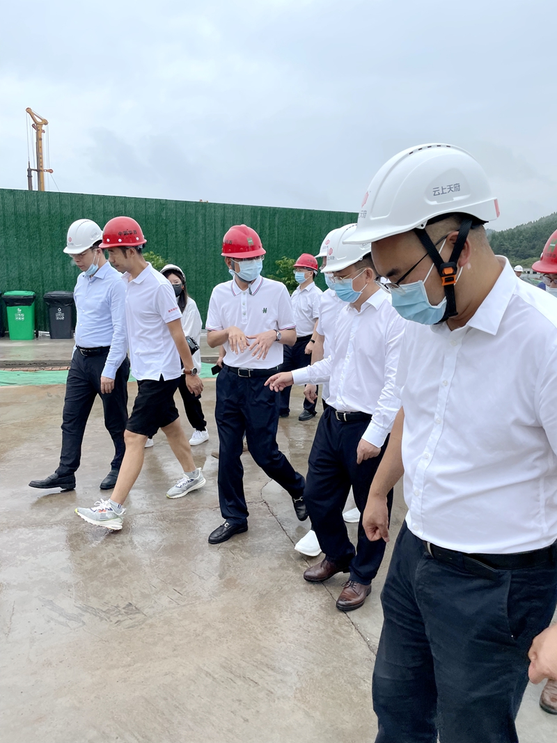 德陽代理市長劉光強一行調研指導云上天府大數據產業(yè)園一期項目 3